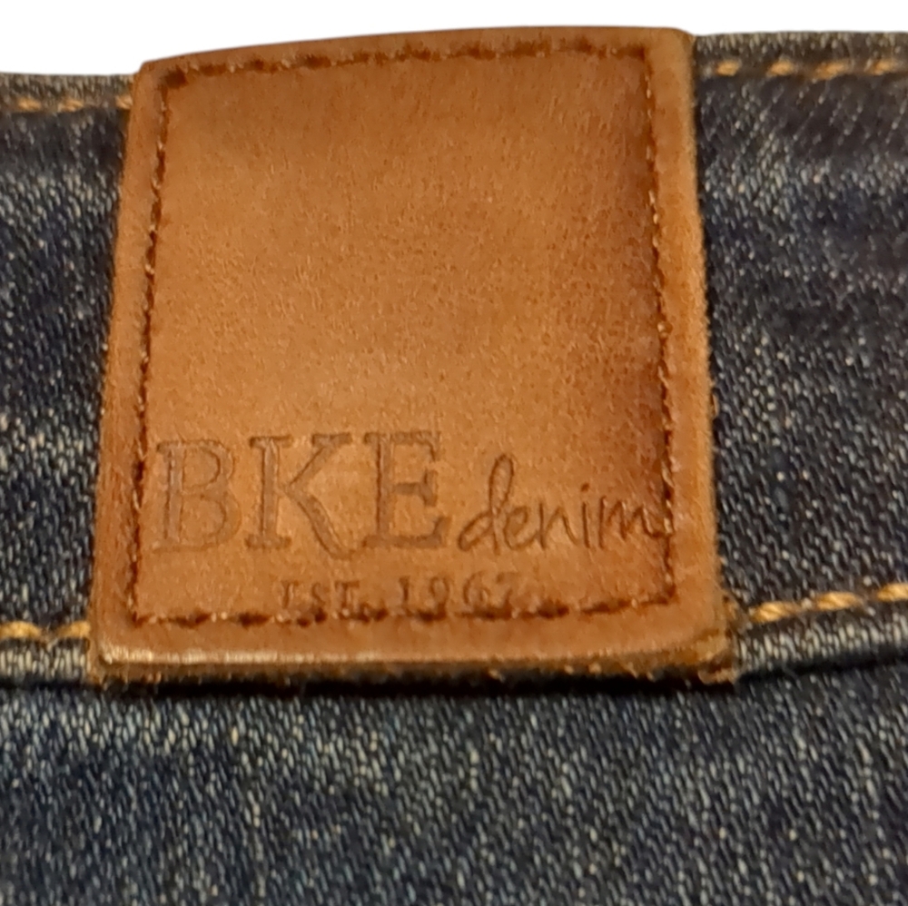 BKE Women's Blue Denim Shorts - Picture 5 of 7